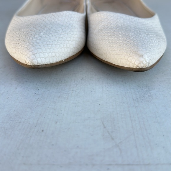 NINE WEST | White Vegan Embossed Snakeskin Pointy Flats - Picture 3 of 9